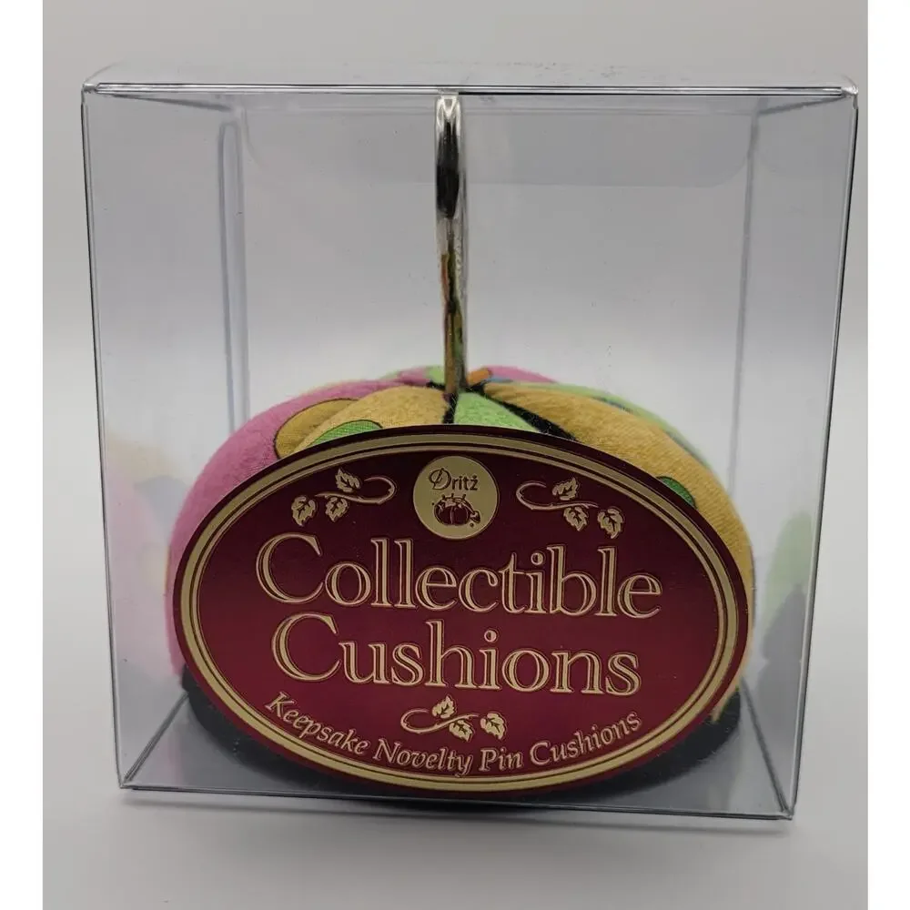 Dritz Collectible Cushions Keepsake Novelty Polka Dot Pin Cushion with Scissors - Picture 1 of 4